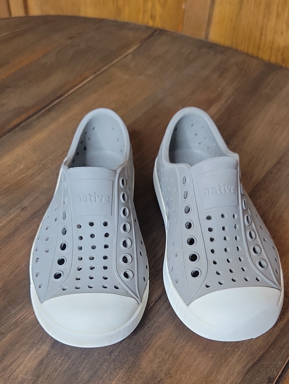 Native Jefferson Shoes Sz C8
